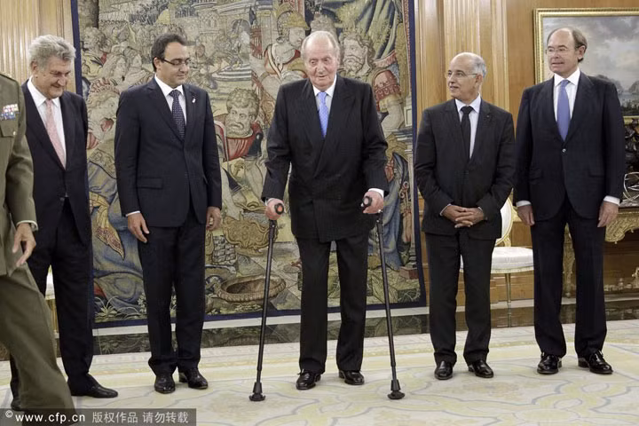 Vua Juan Carlos của Tây Ban Nha đã trải qua ca phẫu thuật lần thứ 5 trong vòng một năm rưỡi vào ngày 24/9 tại bệnh viện Quiron ở Madrid do nhiễm trùng vùng chân giả.