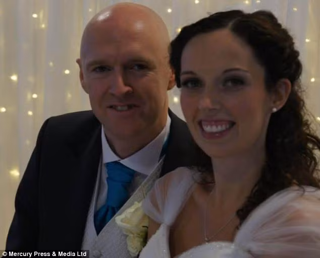 Vợ chồng cô Grandison đã đính hôn ngay sau khi biết kết quả chẩn đoán và họ kết hôn 3 tuần sau đó.