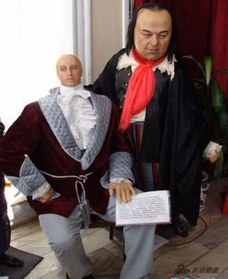 Cặp đôi anh đầu to em đầu nhỏ