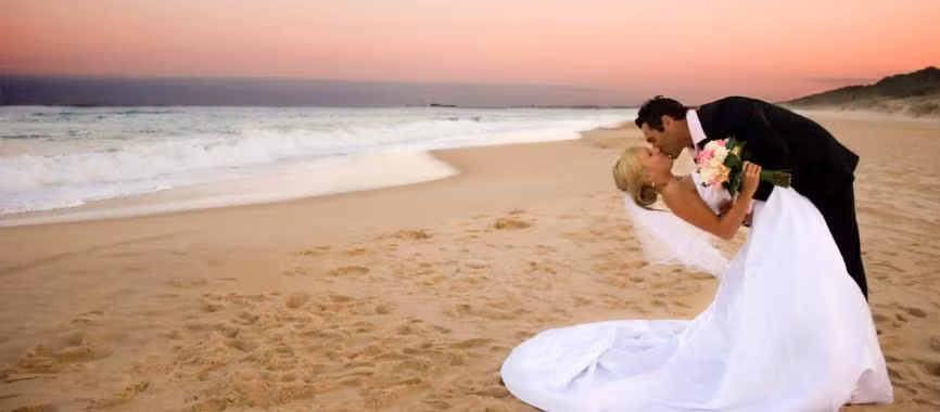 Trong đám cưới vợ chồng trẻ đã quá mêt mỏi vì bận rộn. Không nên mang thai trong khi đi hưởng tuần trăng mật vì thể trạng cơ thể đang yếu.