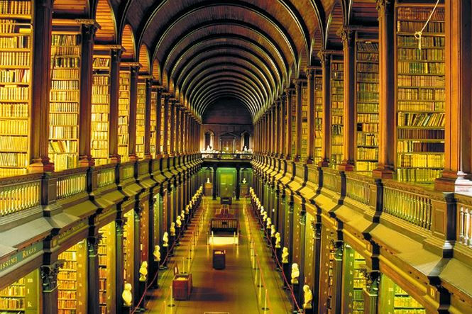 Thư viện bí mật, Vatican: Thư viện bí mật ở Vatican là một trong những địa điểm bí ẩn nhất hành tinh. Nhiều tài liệu quý hiếm, giá trị chỉ có Đức Giáo hoàng mới được phép tiếp cận. Các nhà nghiên cứu muốn vào thư viện phải có sự cho phép đặc biệt của Tòa thánh Vatican.