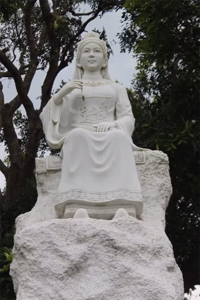 Người phụ nữ đầu tiên của Việt Nam được phong Lễ nghi Học sĩ - Hình 3 Nguoi phu nu dau tien cua Viet Nam duoc phong Le nghi Hoc si-Hinh-3