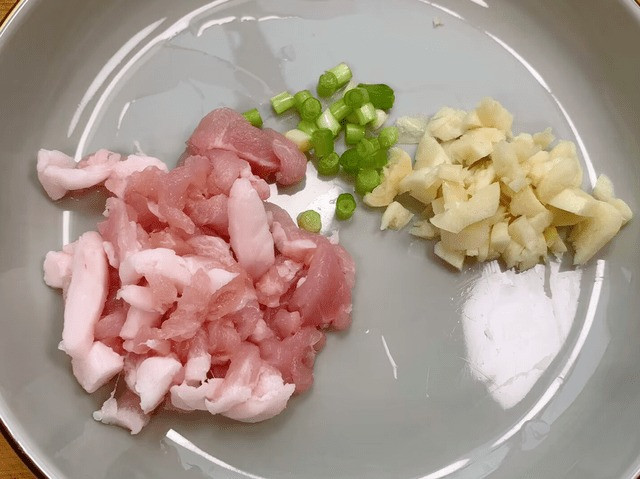 Bí quyết chế biến món mầm đậu Hà Lan xào thịt giòn ngọt - Hình 3 Bi quyet che bien mon mam dau Ha Lan xao thit gion ngot-Hinh-3