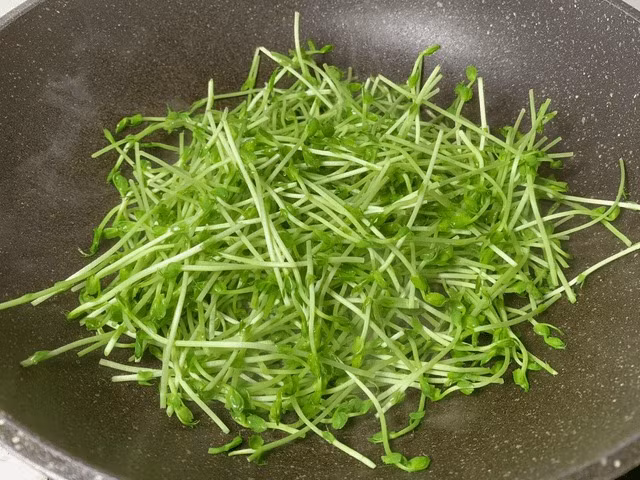 Bi quyet che bien mon mam dau Ha Lan xao thit gion ngot-Hinh-4