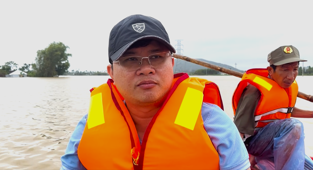 Trực tiếp chỉ huy công tác ứng phó thiên tai, Phó Chủ tịch UBND thị xã Đức Phổ - Trần Ngọc Sang cho biết: “Nhờ sẵn sàng vật tư, phương tiện theo phương châm 4 tại chỗ nên địa phương đã kịp thời di dời người dân cùng các tài sản, vật nuôi. Trong đợt lũ đã không có thiệt hại về người, không có thiệt hại đáng kể về tài sản của nhân dân.”