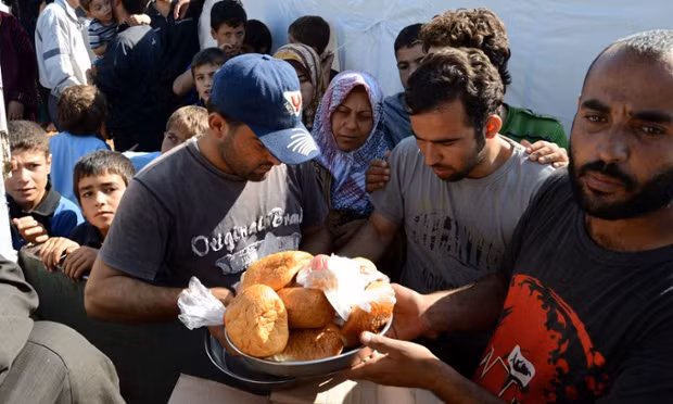 Tháng trước, Liên Hiệp Quốc đã hỗ trợ thực phẩm tới 3,3 triệu người ở Syria. Tuy nhiên, cơ quan này cho biết, không thể tiếp cận những người đói ở nhiều khu vực khác nhau.