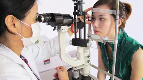 Vậy nên, nếu không may bị nhiễm bệnh đau mắt đỏ, phụ nữ có thai nên đi khám tại các cơ sở uy tín về nhãn khoa để nhận được những lời khuyên tốt nhất trong việc trị bệnh và phòng chống bệnh lây lan.