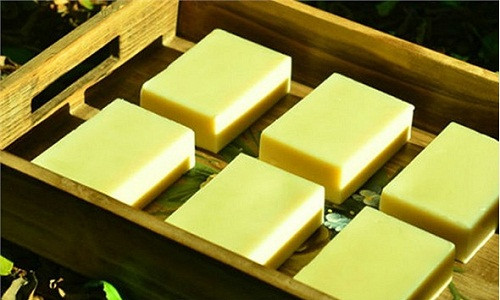 Sản phẩm làm ra có thể sử dụng trong vòng từ 1-2 tháng và đặc biệt an toàn, có thể sử dụng cho em bé hoặc những người dễ dị ứng. Thông thường một mẻ 2kg sữa sẽ mất 40-60 phút chế biến.