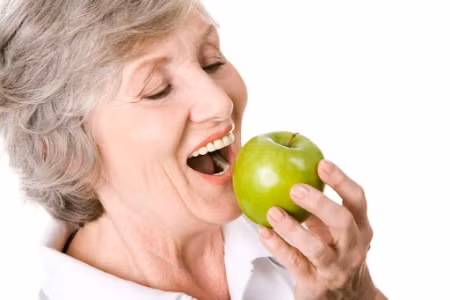 Con sinh ra mùa thu sống thọ hơn. Những người sinh mùa thu có khả năng sống thọ hơn. Sau khi phân tích dữ liệu của 1.500 người sinh năm 1880 – 1885 và những người hơn 100 tuổi, nhóm nghiên cứu thuộc Đại học Chicago, Mỹ phát hiện, đa số người sống thọ sinh ra từ khoảng tháng 9 đến tháng 11.