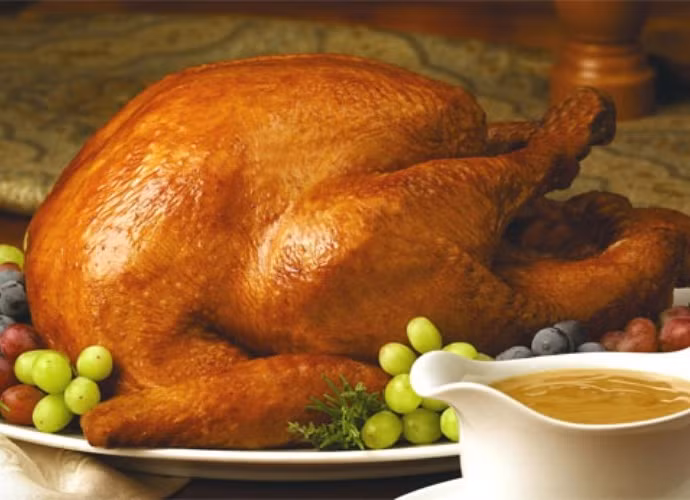 Gà tây. Thịt gà tây cũng là loại thịt giàu kẽm (cộng với niacin B-vitamin, đặc biệt bảo vệ chống lại bệnh đục thủy tinh thể). Hơn nữa, gà tây là loại thịt vô cùng linh hoạt để thay thế thịt bò có nhiều mỡ.