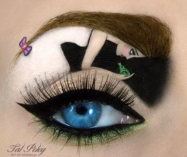 Những bức họa cầu kỳ trên mi mắt đôi khi còn thể hiện cả cảm xúc của chính tác giả.