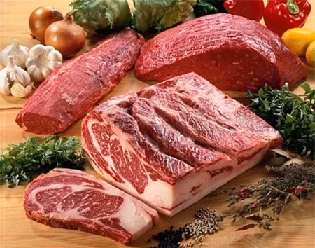 Thực phẩm chứa kẽm. Bổ sung kẽm khi mang thai 3 tháng giữa cũng vô cùng quan trọng. Nếu thai nhi không có đủ kẽm sẽ ảnh hưởng đến sự phát triển xương, chậm phát triển trong tử cung và ảnh hưởng đến khả năng miễn dịch. Mỗi ngày, mẹ bầu cần bổ sung 20mg kẽm thông qua chế độ ăn uống với những thực phẩm như hàu, thịt, gan, trứng, hải sản hoặc bổ sung qua đường uống với sự tư vấn của bác sĩ chuyên khoa.