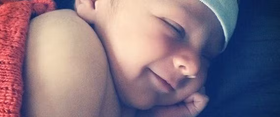 "Trông mình ngủ không biết có đáng yêu không nhỉ?".