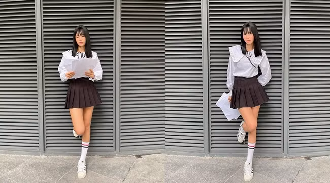 Cosplay nhân vật nữ sinh Nanno, Minh Tú bất ngờ mang lại vẻ đẹp thùy mị khi xuất hiện trong bộ đồ học sinh với áo sơ mi trắng và chân váy xếp ly. Kiểu tóc cắt mái ngang xõa đến vai khiến Minh Tú trở nên ‘bánh bèo’ khác lạ.