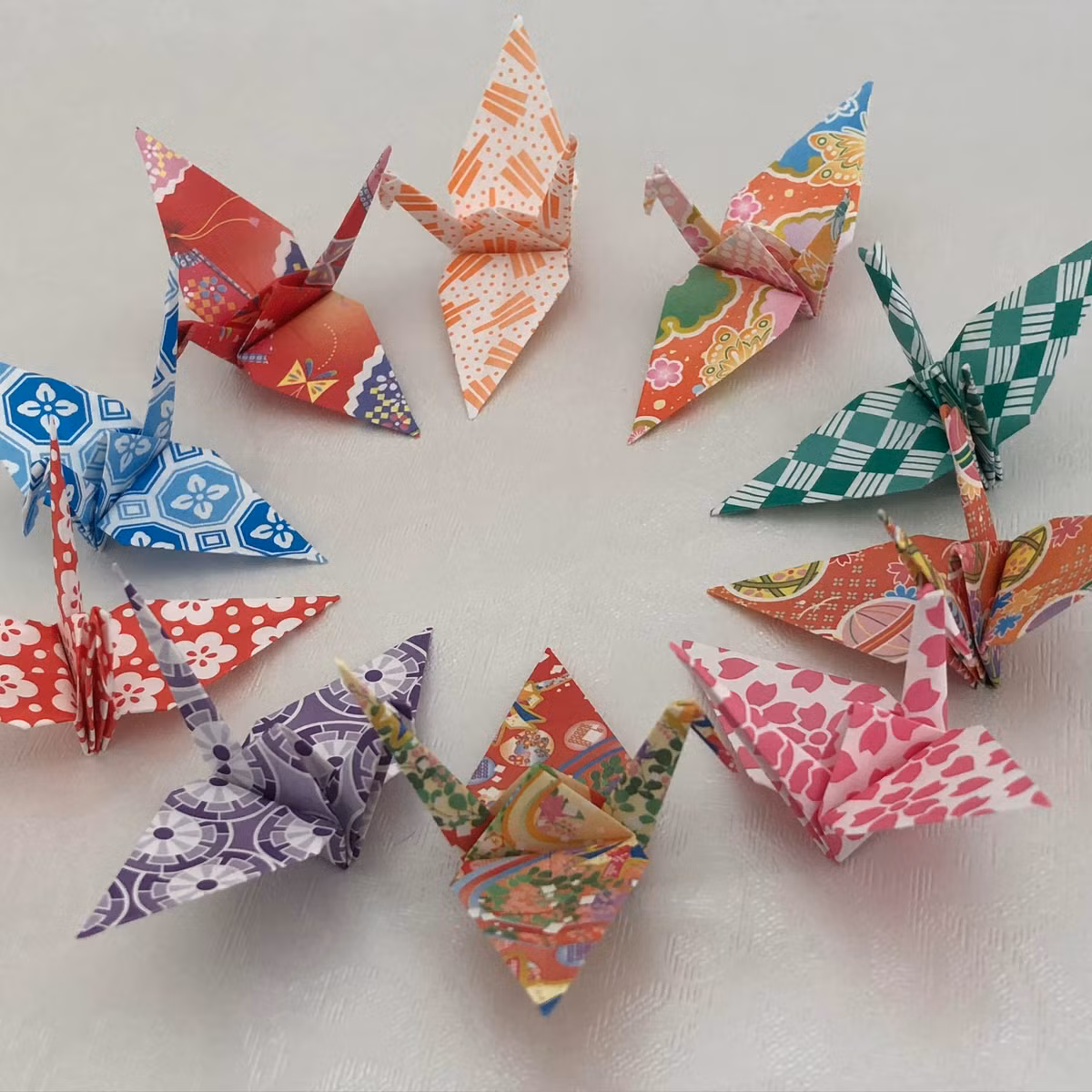 Ngày nay giấy washi vẫn được sử dụng rộng rãi trong đời sống ở Nhật Bản, từ các loại hình nghệ thuật truyền thống như thư pháp, hội họa, origami, làm búp bê... cho đến sinh hoạt đời thường như làm giấy dán tường, ô che mưa, đồ nội thất, thiệp mời đám cưới...