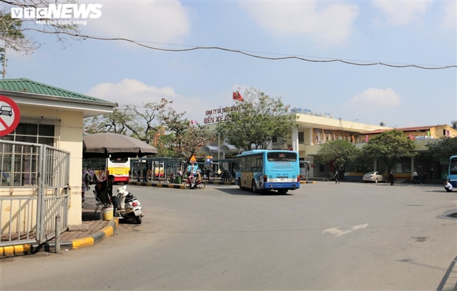 Tình trạng tương tự cũng xảy ra ở các bến xe lớn của Hà Nội.