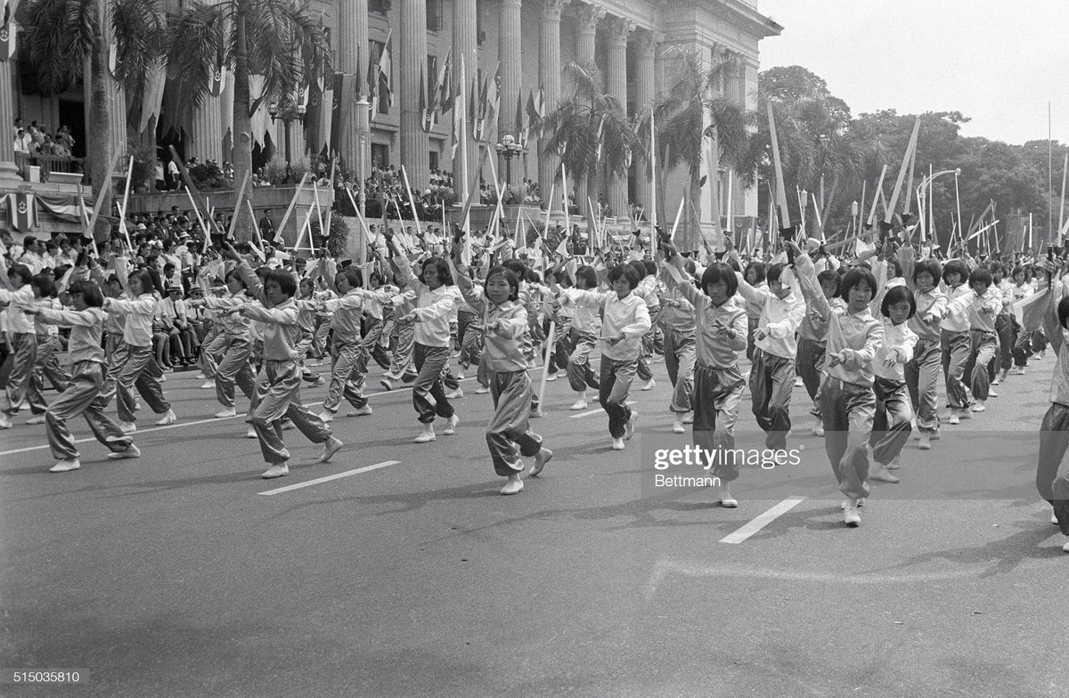 Hoạt động diễu hành với 25.000 người tham gia trước tòa thị chính trong lễ kỷ niệm 2 năm ngày độc lập của Singapore, 16/8/1967.