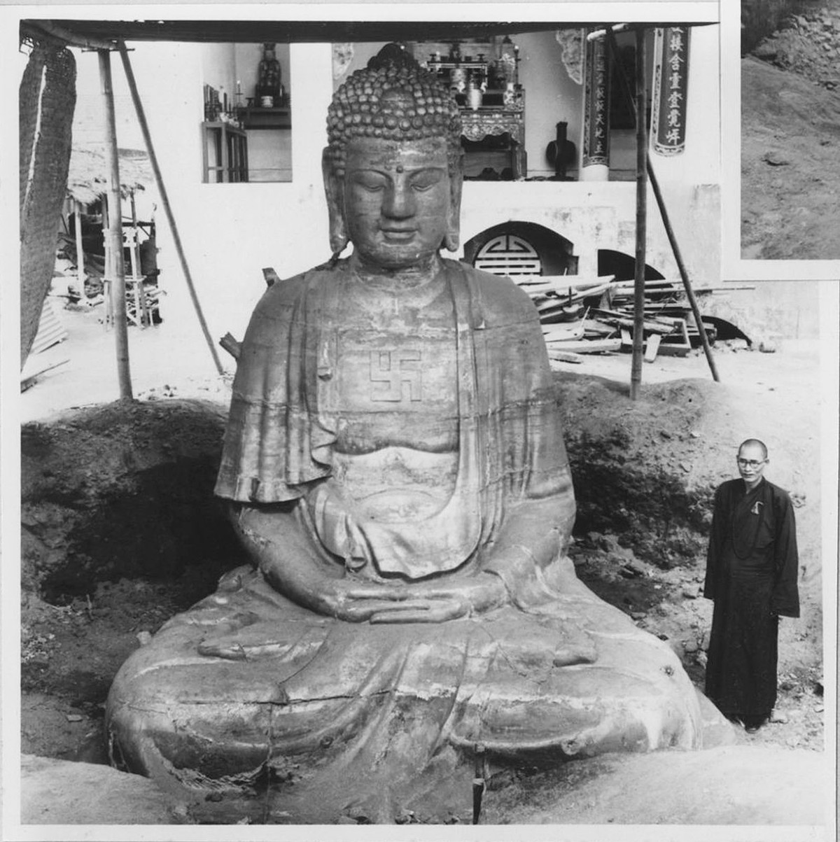 Toàn bộ bức tượng sau khi dỡ khuôn.