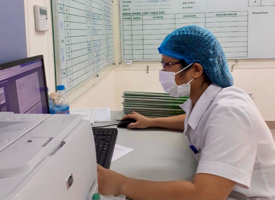 Bac si dieu tri benh nhan COVID-19: 'Chung toi xac dinh khong co Tet'-Hinh-4