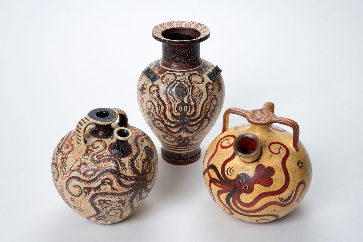 Văn minh Minoan đã có ảnh hưởng rất nhiều tới các khu vực và nền văn minh khác, chủ yểu là về kỹ thuật làm gốm, hợp kim đồng cùng vai trò trong ngành hàng hải.