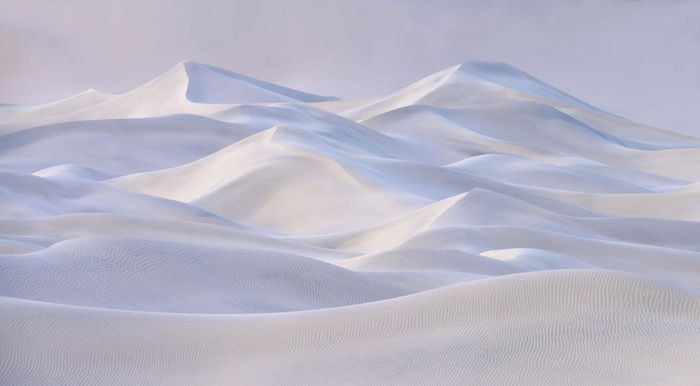 Sa mạc trong Công viên Quốc gia Thung lũng chết ở California, Mỹ.