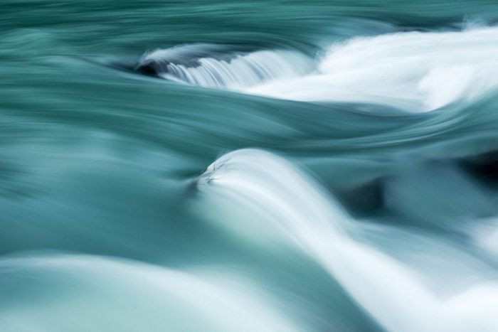 Sông Athabasca ở Alberta, Canada.