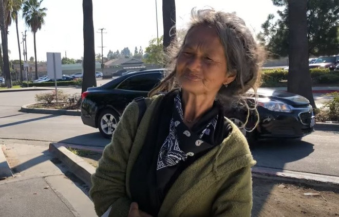 Ca si Kim Ngan di an xin o My