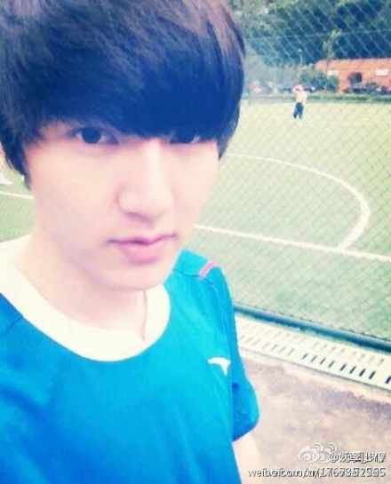 Những bức ảnh được chàng phóng viên này chụp bằng điện thoại và chia sẻ trên trang cá nhân.