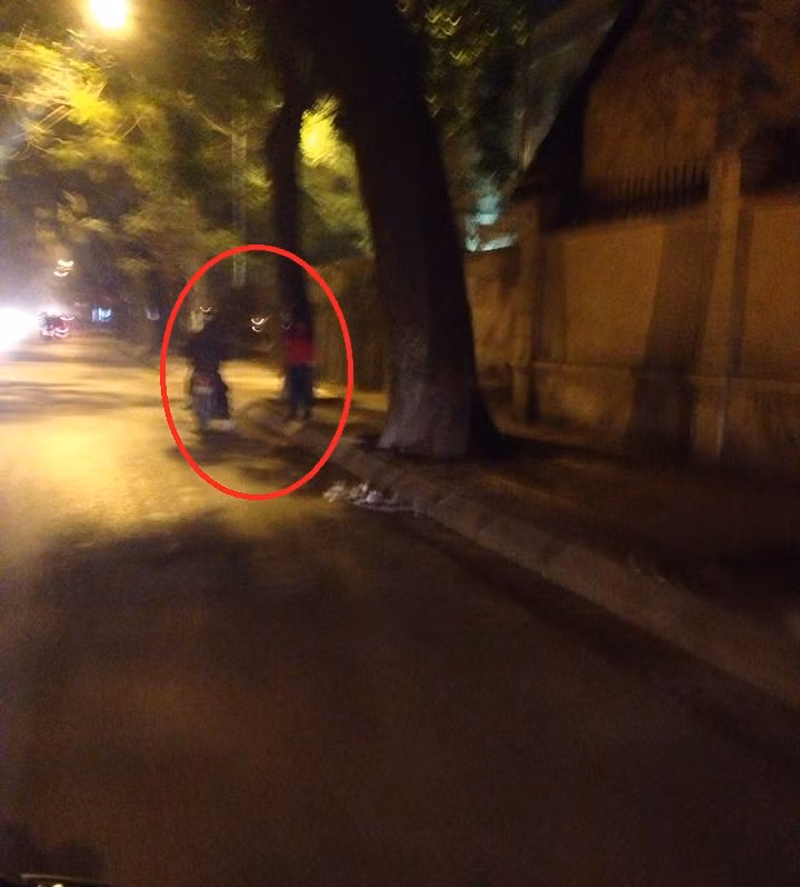 Một cảnh ngã giá giữa gái đứng đường và khách trên đường Trần Khánh Dư, đoạn qua bệnh viện Hữu nghị Việt Xô.