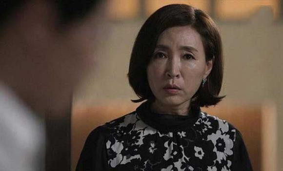 Dieng nguoi khi nghe duoc ly do me vo bat toi ngu phong khach-Hinh-3