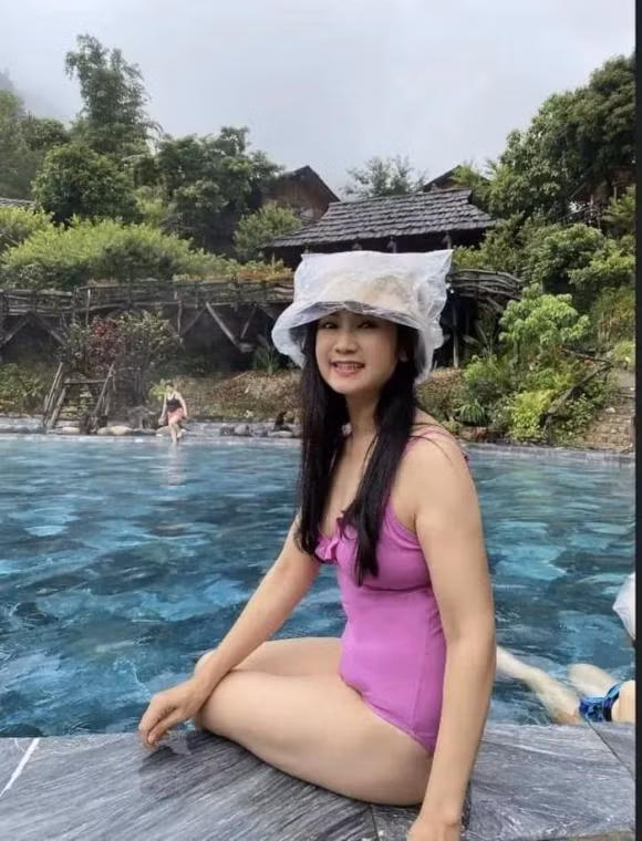 Nữ diễn viên sở hữu đôi mắt long lanh biết nói cùng gương mặt được đánh giá là "khuôn vàng thước ngọc". Hiện tại, chị vẫn tham gia đóng phim truyền hình nếu có vai diễn phù hợp. Đã qua thời kỳ đỉnh cao nhan sắc nhưng Thu Hà vẫn giữ được nét đẹp đằm thắm, khó ai bì kịp.