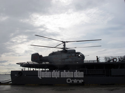 Công tác kiểm tra và bảo dưỡng máy bay vẫn được tiến hành theo đúng định kỳ. Đây cũng là lần đầu tiên tàu HQ-011 và HQ-012 mang theo máy bay săn ngầm Ka-28 trên một hải trình dài.