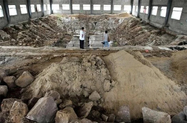 Nổ mìn khai thác đá ai ngờ đụng trúng hang động lạ ảnh 1 Nổ mìn khai thác đá ai ngờ đụng trúng hang động lạ ảnh 1