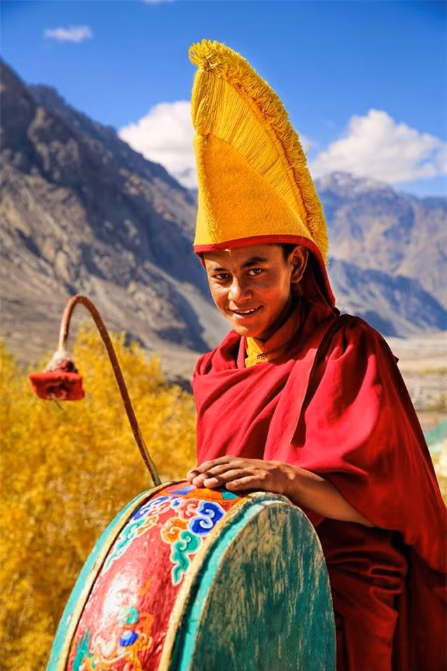 Nhà sư Gelugpa trẻ tuổi, hung lũng Nubra.