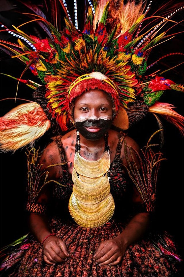 Một phụ nữ bản địa trẻ từ tỉnh Chimbu, Papua New Guinea.