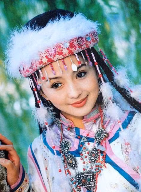 Duoc dang tang my nhan xinh dep, Can Long chi lam hanh 1 dem da e ngai-Hinh-2