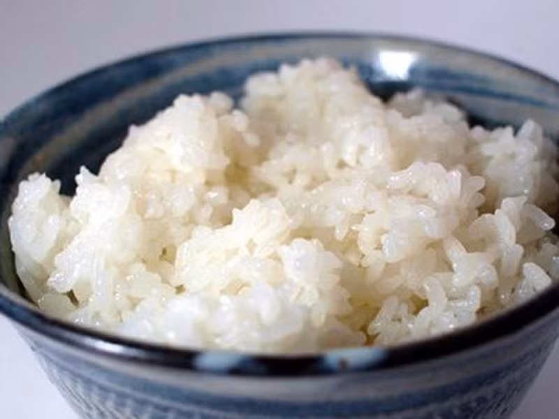 Dù được chế biến khá đơn giản song ít ai có thể chối từ mùi thơm của vêch bò, củ nén, của măng nướng quyện lại như mời gọi. Đặc biệt, măng nướng xào vêch bò càng thơm ngon, đậm đà hơn khi được thưởng thức cùng cơm gạo rẫy mới trong ngày mưa đổ.