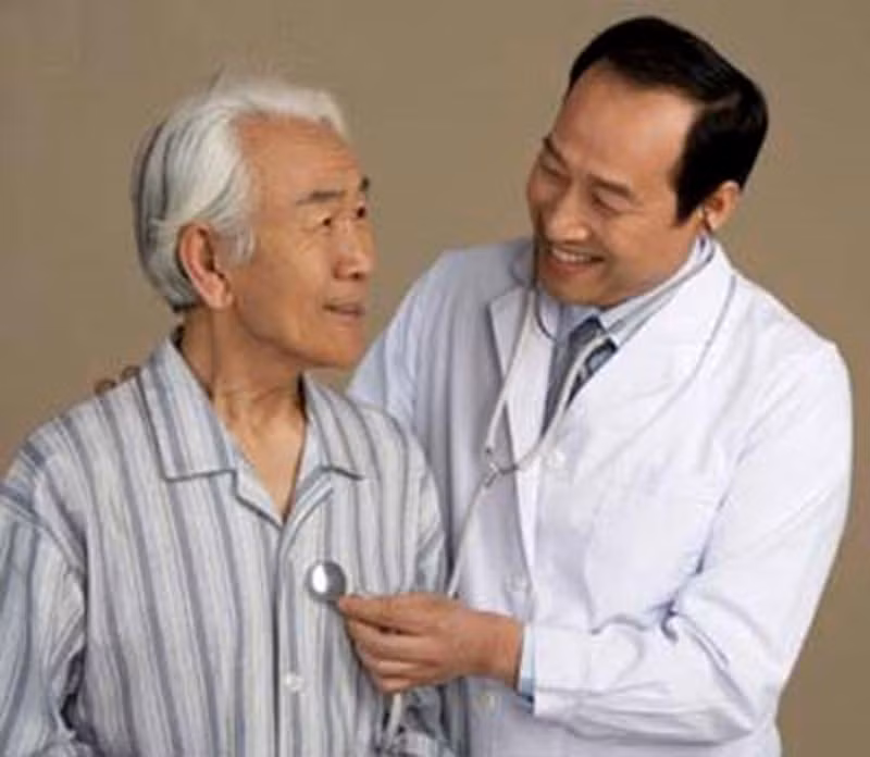 Giới tính. Cho đến nay, giới khoa học chưa có bằng chứng thuyết phục lý giải vì sao thiếu máu não lại thường hỏi thăm nam giới hơn phụ nữ. Tuy nhiên, con số thống kê thu được qua nhiều lần theo dõi đều chỉ ra nam giới có nguy cơ mắc thiếu máu não cao hơn nữ giới.