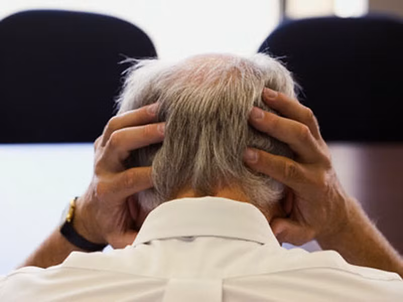 Lười vận động. Những người lười vận động cũng dễ đối diện với nguy cơ mắc bệnh. Thay vào đó, bạn nên thường xuyên đi bộ, tập khí công, dưỡng sinh, yoga, thái cực quyền, luyện thở để cung cấp thêm dưỡng khí cho não cũng như toàn thân; chú ý đến việc cải thiện môi trường sống, giảm bớt gánh nặng về tinh thần.