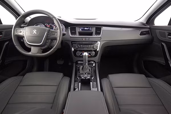 Cận cảnh nội thất của xe.