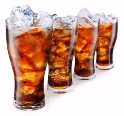 Phụ nữ thời mãn kinh uống nhiều nước giải khát có đường dễ đối diện với nguy cơ ung thư nội mạc tử cung. Ảnh minh họa.