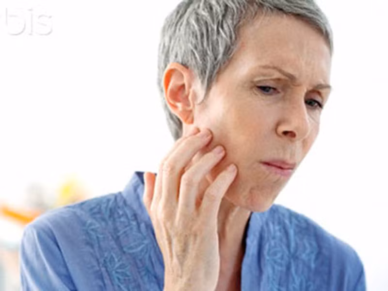 Gặp khó khăn khi nói. Khi cơ thể lâm vào tình trạng thiếu máu não, người bệnh gặp khó khăn trong việc diễn đạt những gì muốn nói. Thậm chí, trong quá trình giao tiếp bạn cũng khó có thể hiểu người khác đang nói gì với mình.