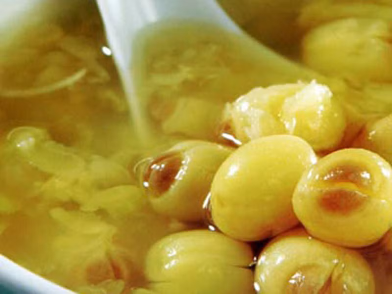 Chè sen ngọt lịm.