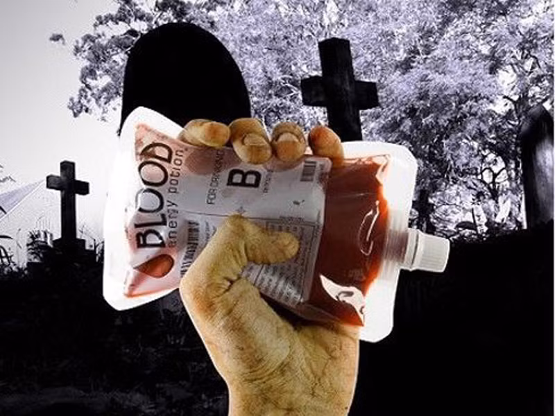 Các loại đồ uống này đều có màu đỏ và chứa trong túi đựng ni lông đặc biệt, giống như các túi máu ở bệnh viện. Thậm chí, chúng còn được đánh dấu theo từng nhóm máu.