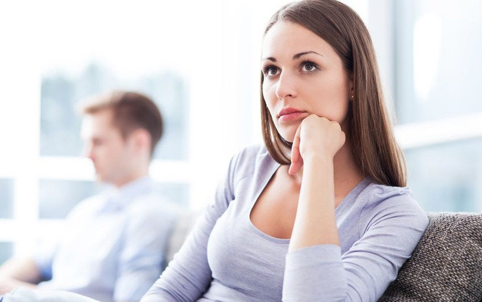 20 nam co don ben nguoi chong nhu khach tro cung nha