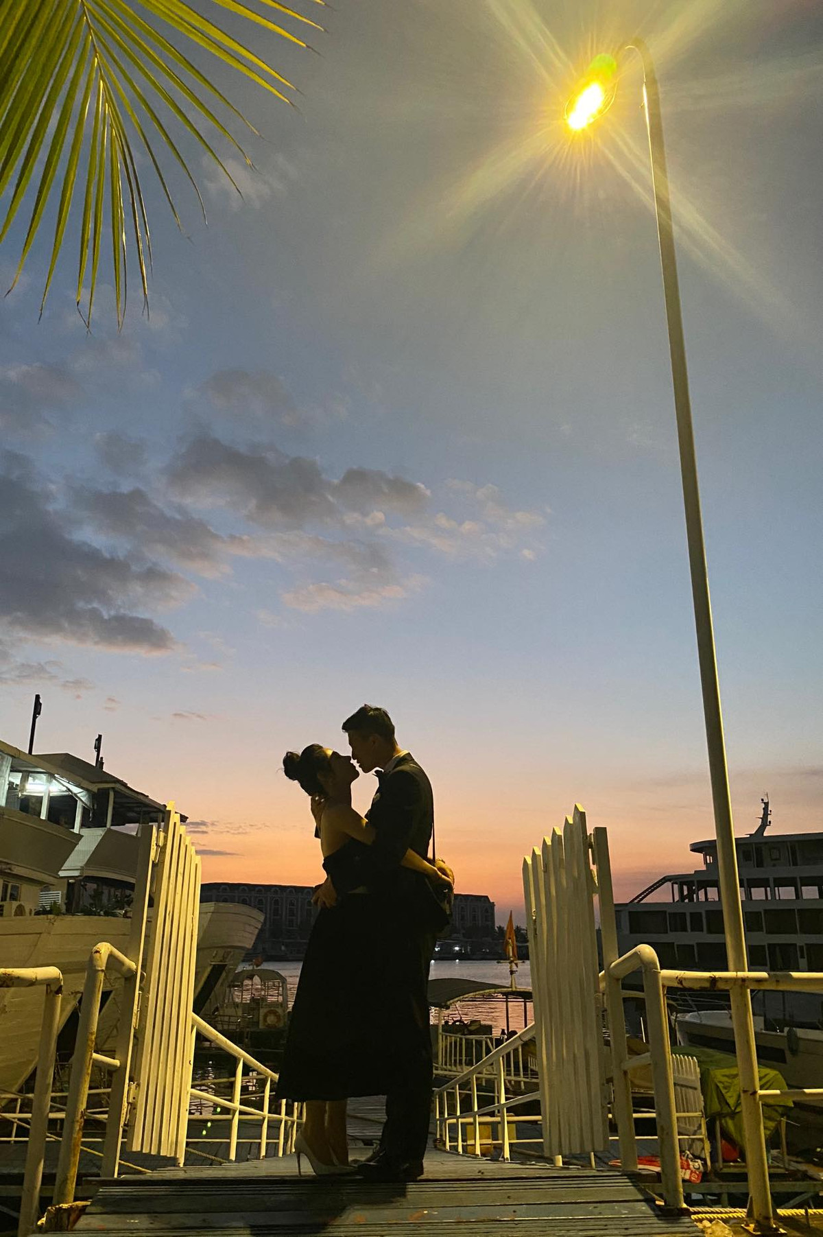 MC VTV chon chong: tu 'phi cong' showbiz den ong chu san golf-Hinh-8