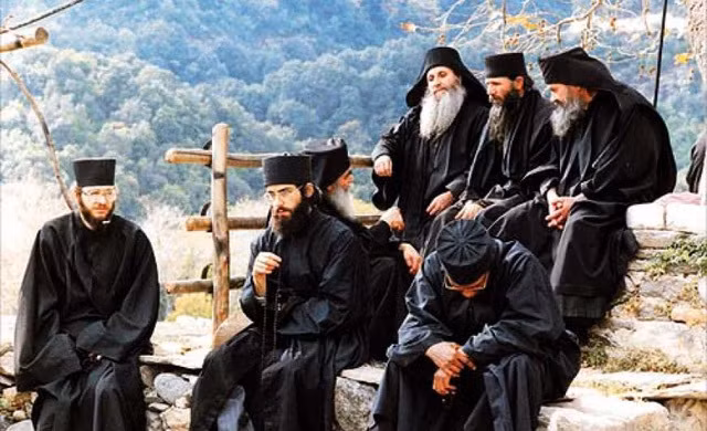 Bi an vung dat duy nhat tren the gioi cam phu nu ben mang-Hinh-3