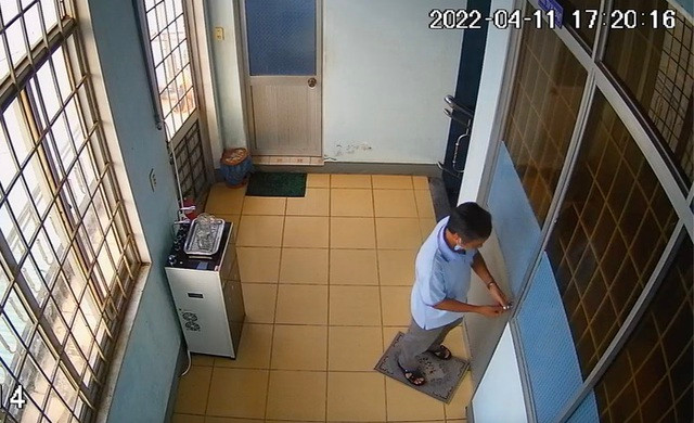 Mien nhiem chu tich quy tin dung “may mua” trong phong lam viec-Hinh-2