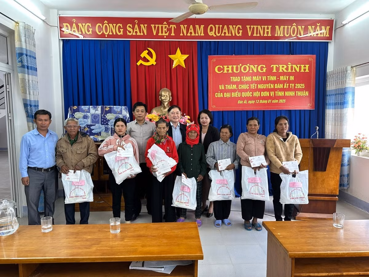 Chu tich Phan Xuan Dung chuc Tet Nguyen dan 2025 tai tinh Ninh Thuan