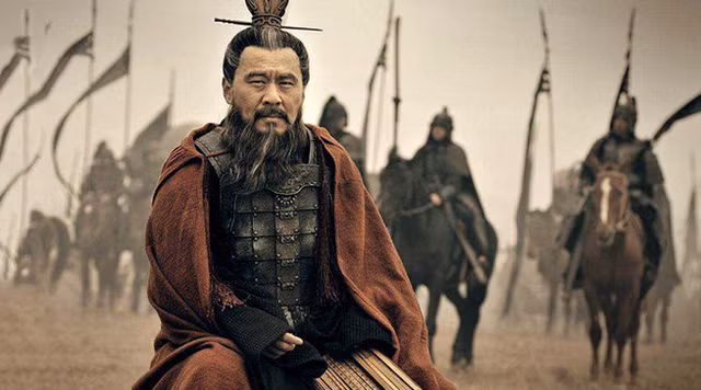  Tào Tháo (155-220) là nhà chính trị, quân sự kiệt xuất cuối thời Đông Hán trong lịch sử Trung Quốc. Ông là người đặt nền móng hình thành nhà Tào Ngụy thời Tam Quốc.